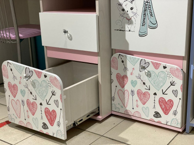 Стол письменный Малибу,древесина коричневая светлая ясень. Фото